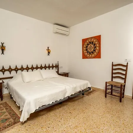 Charming 3-bed Mar Azul Set On Barraca Bay *