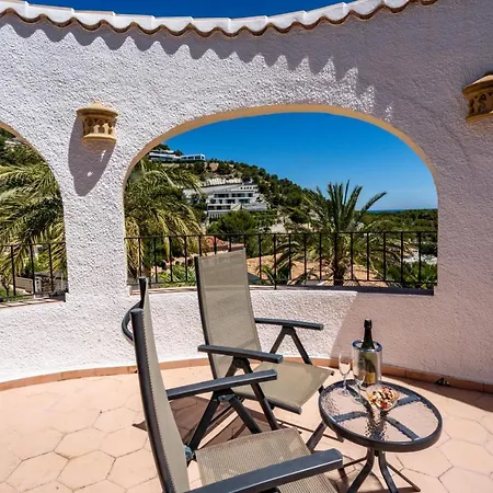 Charming 3-bed Mar Azul Set On Barraca Bay Villa