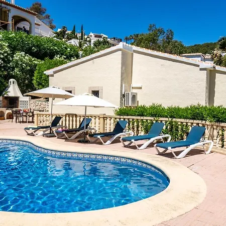 Charming 3-bed Mar Azul Set On Barraca Bay Villa *