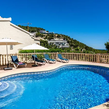 Charming 3-bed Mar Azul Set On Barraca Bay