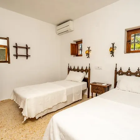 Charming 3-bed Mar Azul Set On Barraca Bay Balcon del Mar