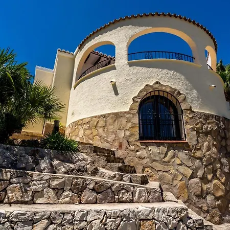 Charming 3-bed Mar Azul Set On Barraca Bay Villa *