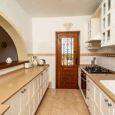 Charming 3-bed Mar Azul Set On Barraca Bay